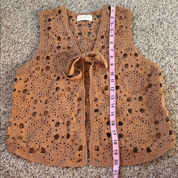 Ocean State of Mind Crochet Vest Camel Size S/M - Picture 5 of 7